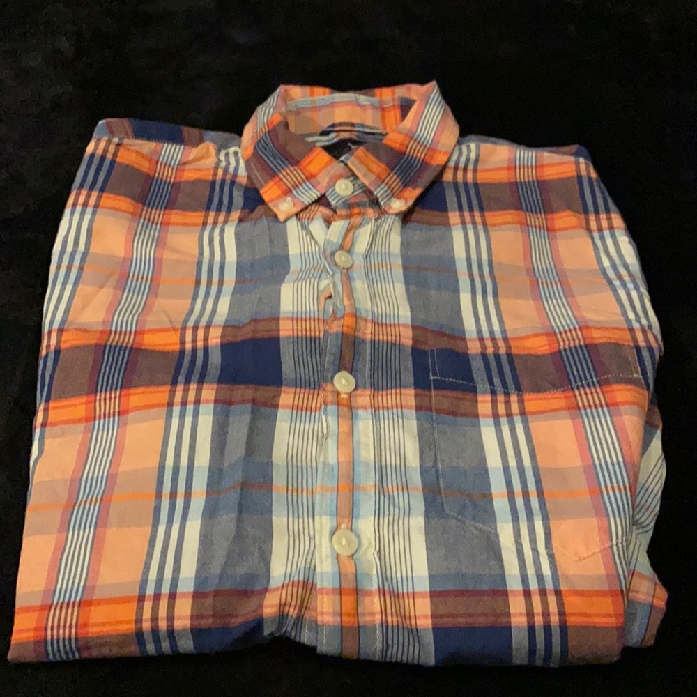 Short sleeve shirt American Eagle button down with orange and blue and white